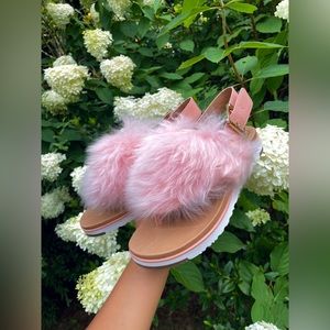 NEW Ugg Holly Coral Pink Fluffy Sandal